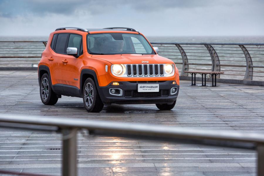  Jeep Renegade Limited (BU) 2016 года  (CN) (фото 1 из 30)